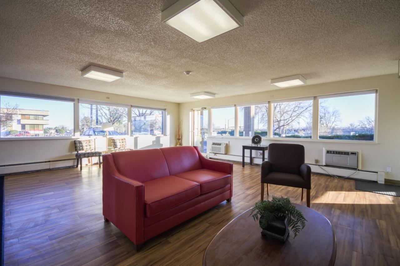 Hometowne Studios By Red Roof Denver - Lakewood West Buitenkant foto